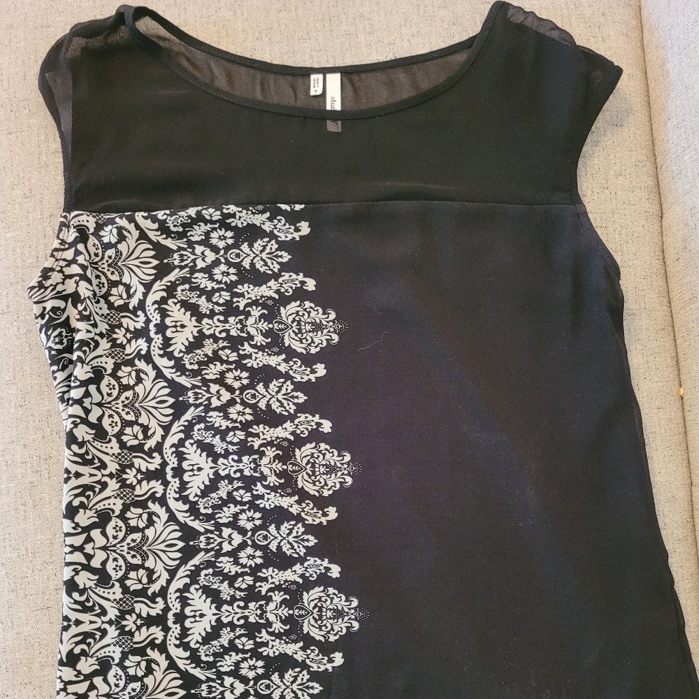 Studio Y Damask Print T Shirt Career Small